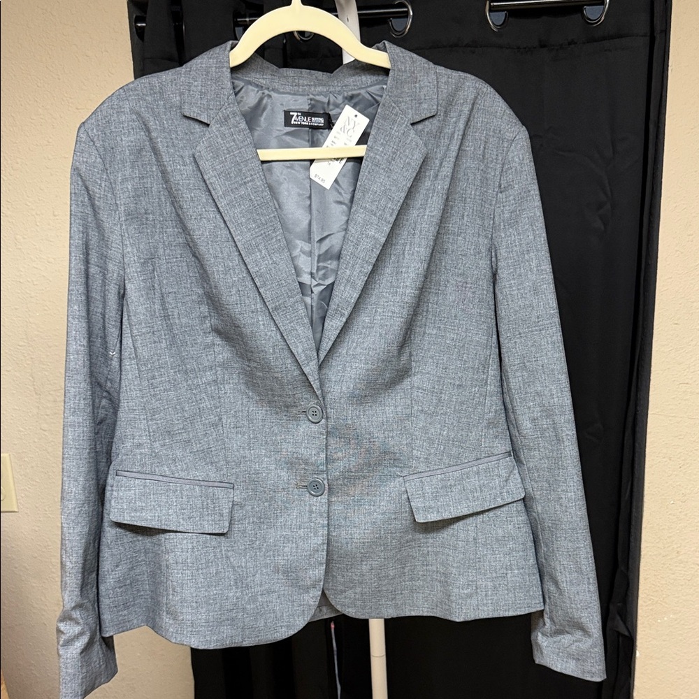 7th avenue Women's Classic Gray Blazer pit to pit 22